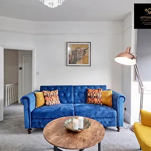https://luxury-furnished-flat-in-the-heart-of-westcliff.cambridgehotelsuk.com