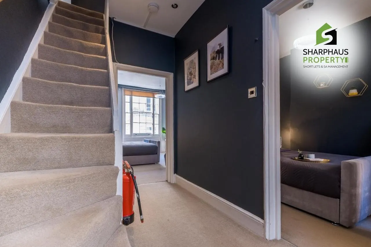 Charming Luxury 3Bed Apartment In A Prime Location By Sharphaus Short Lets & Serviced Accommodation Management Brighton 0*,  United Kingdom